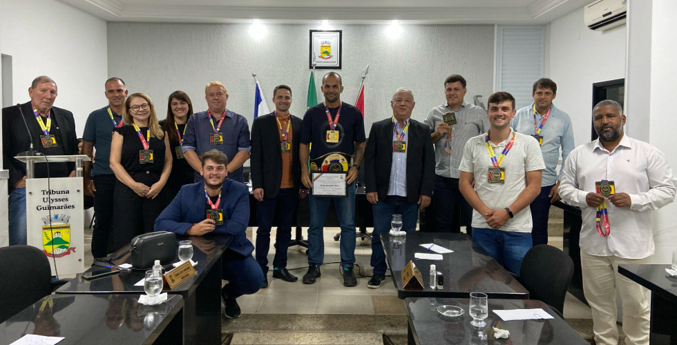 Câmara Municipal de Castelo Homenageia Professor e Lutador de Jiu-Jitsu de Castelo